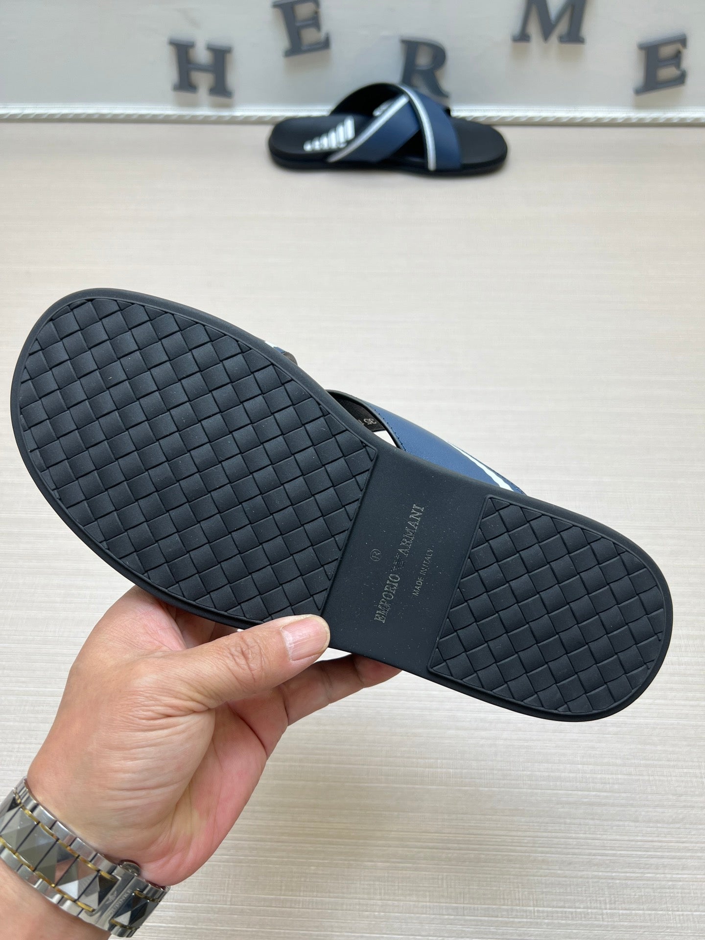 54A104ZDE Stylish slippers
