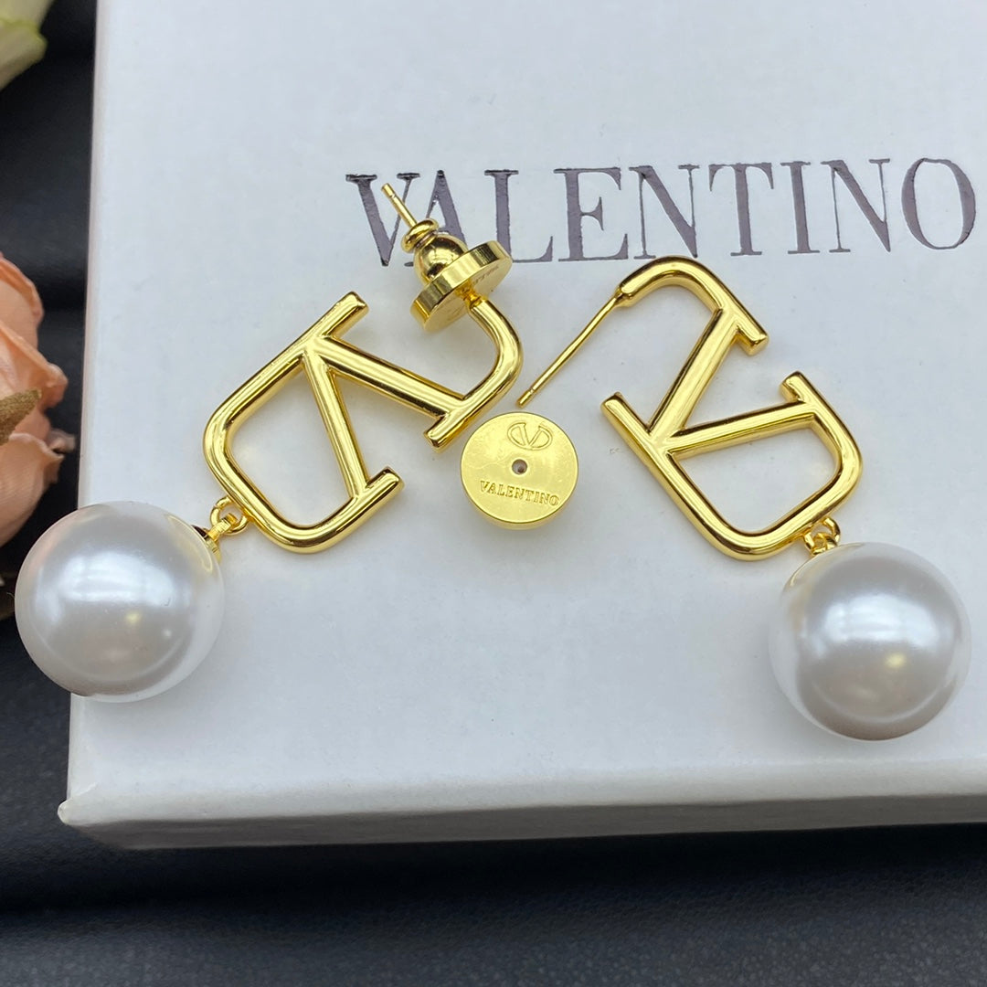 14VL712EDE Stylish Earrings