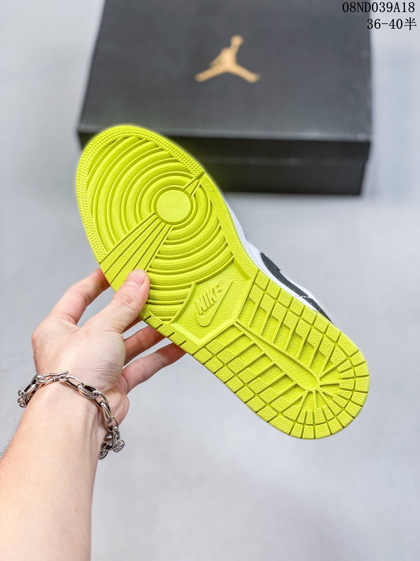 4YN55ZDE Stylish Sneakers (No Box, August-October Big Sale)