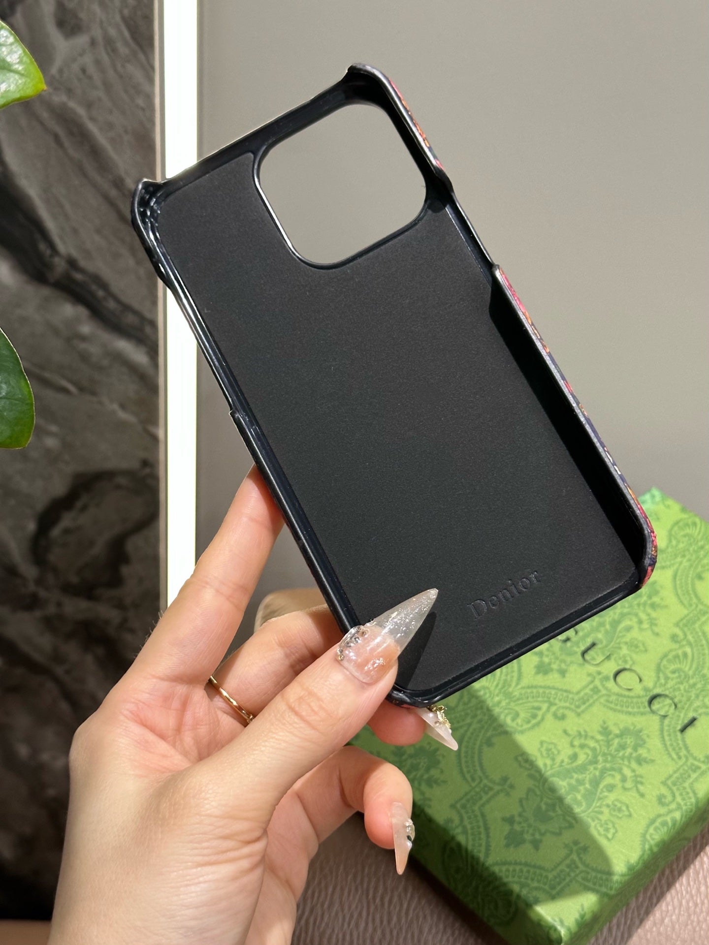 135RB195ADE Stylish Phone Case