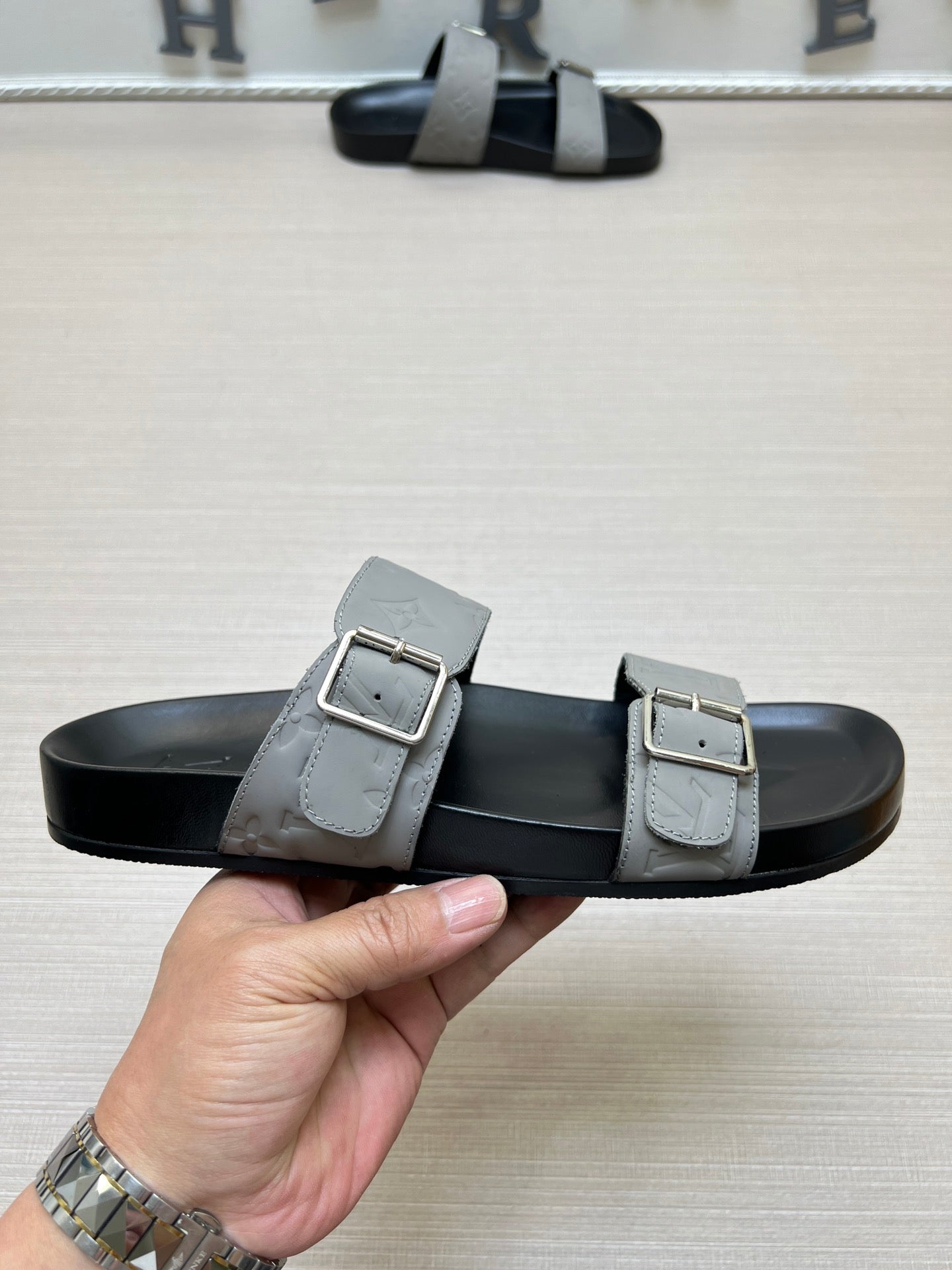 54E87ZDE Stylish slippers