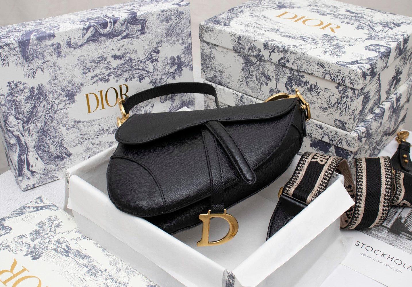 5D11BDE Stylish leather bag