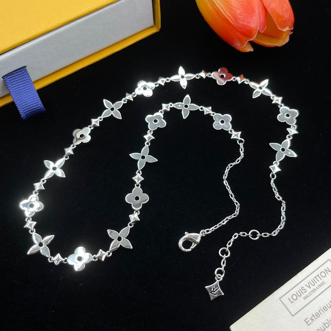 14E969XDE Stylish Necklaces