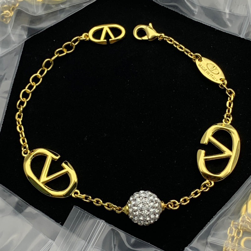 84VL82XDE Stylish Bracelets Necklaces