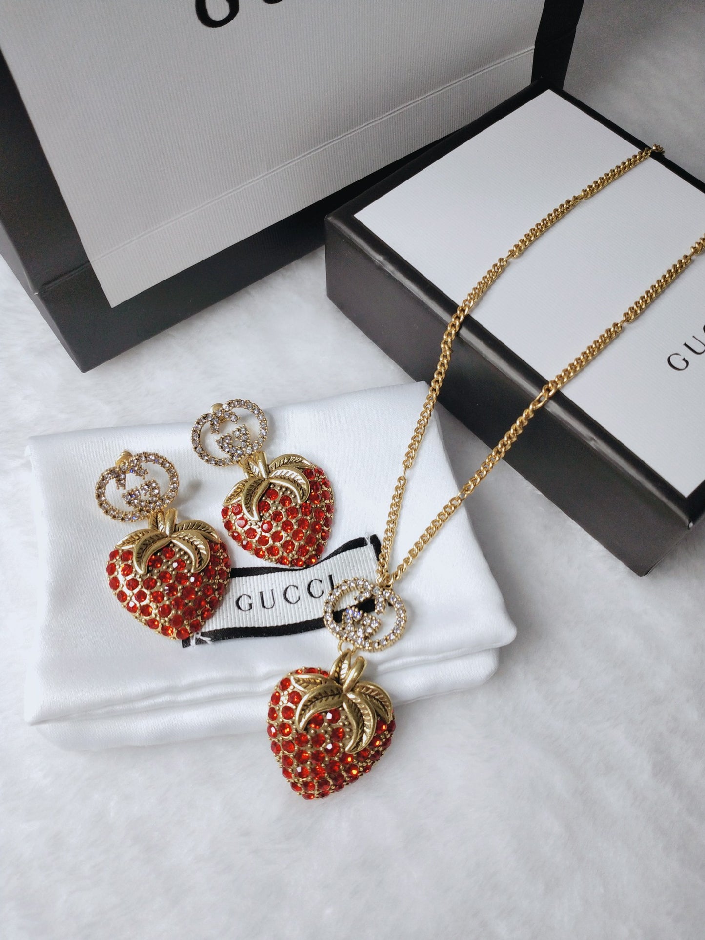 14B488XDE Stylish Earrings Necklaces