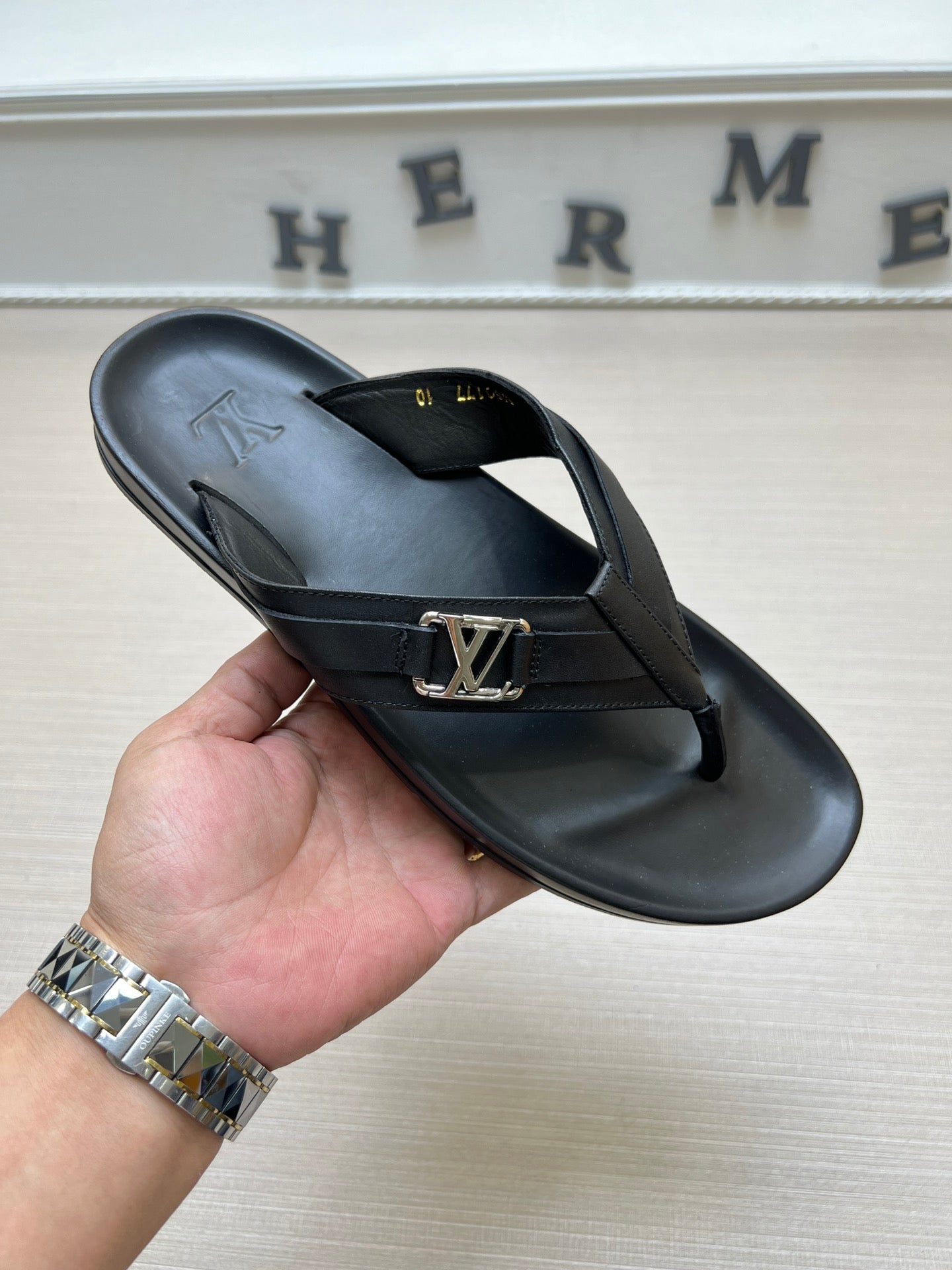 54E86ZDE Stylish slippers