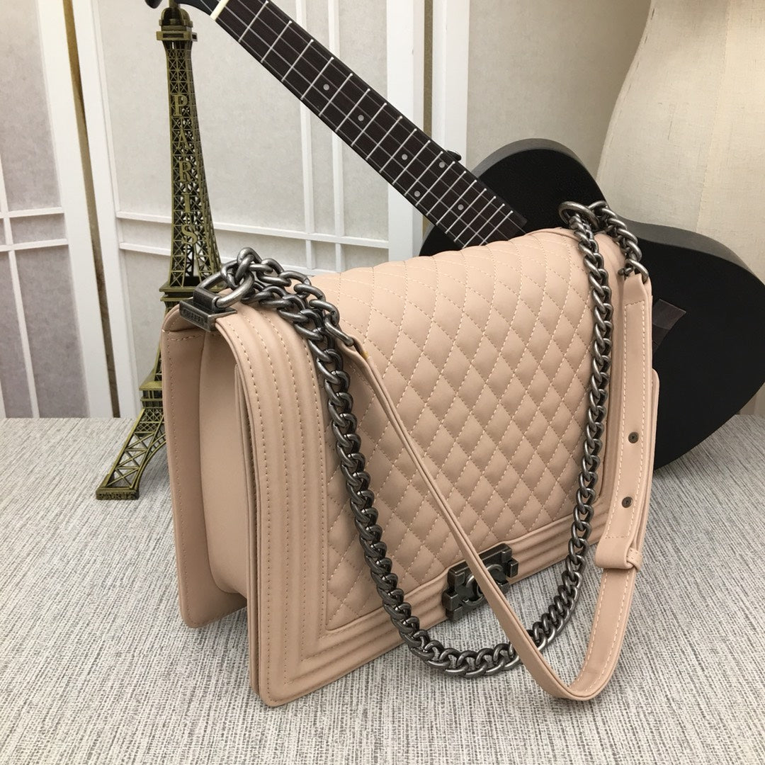 5C60BDE Stylish leather bag