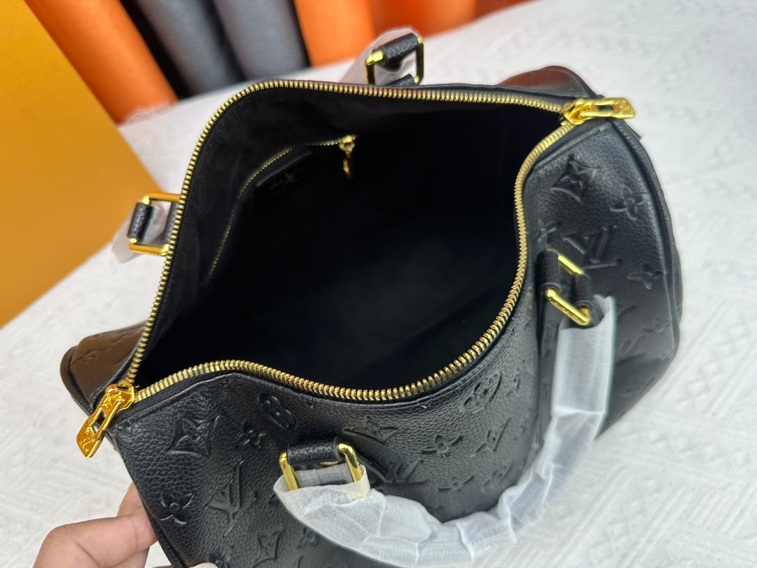 155NE23BDE Stylish Purse bags