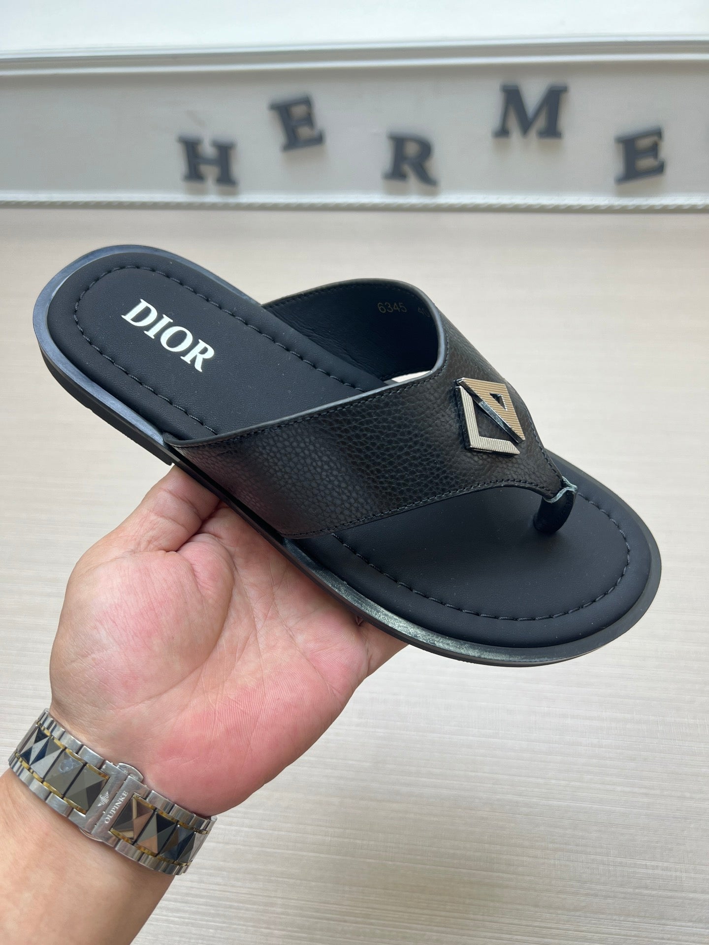 54D77ZDE Stylish slippers