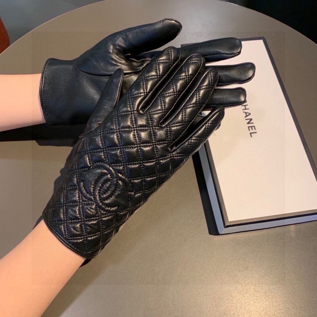 14C35SDE Stylish sheepskin gloves