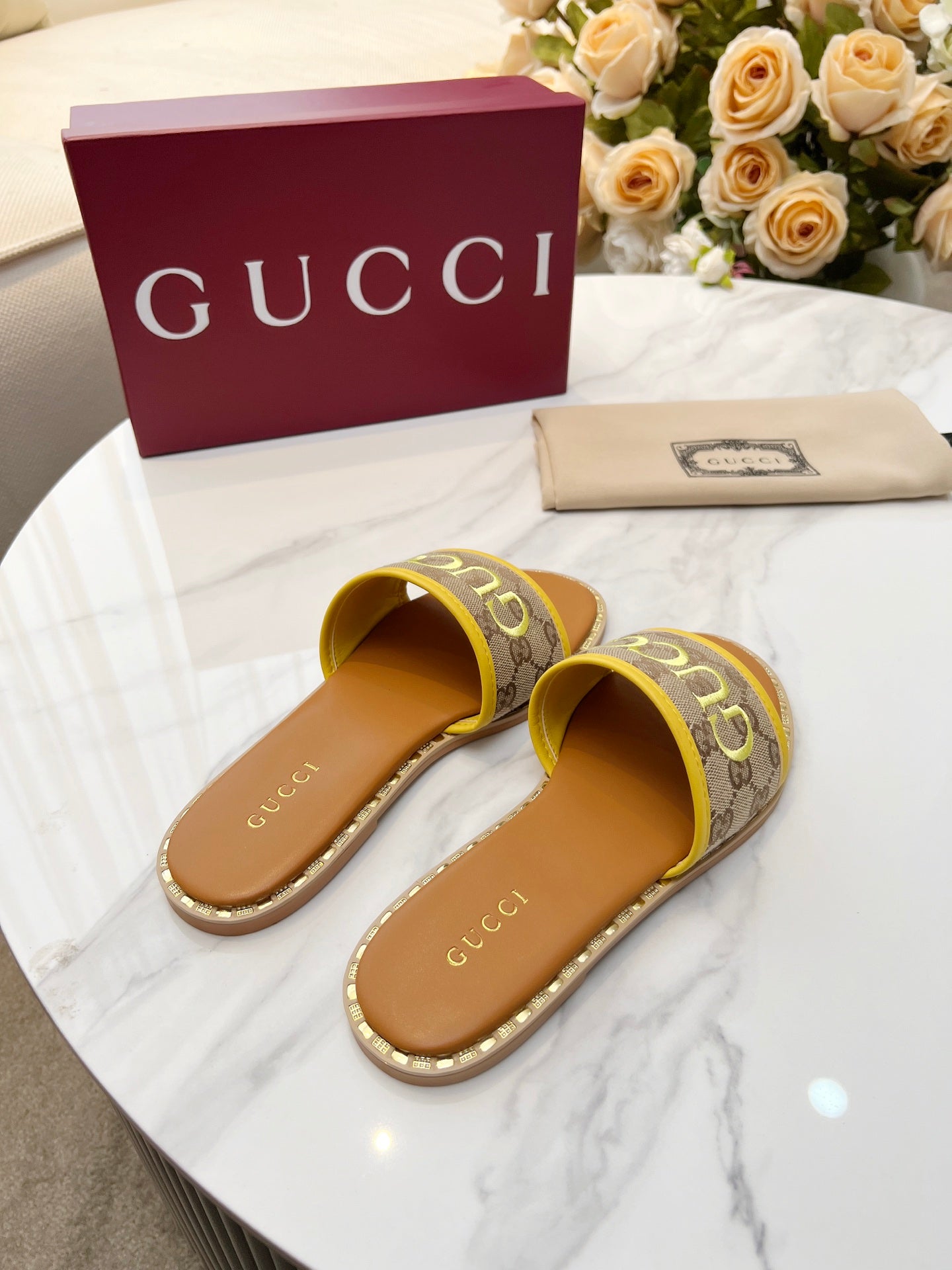 255QB29ZDE Stylish leather Slippers