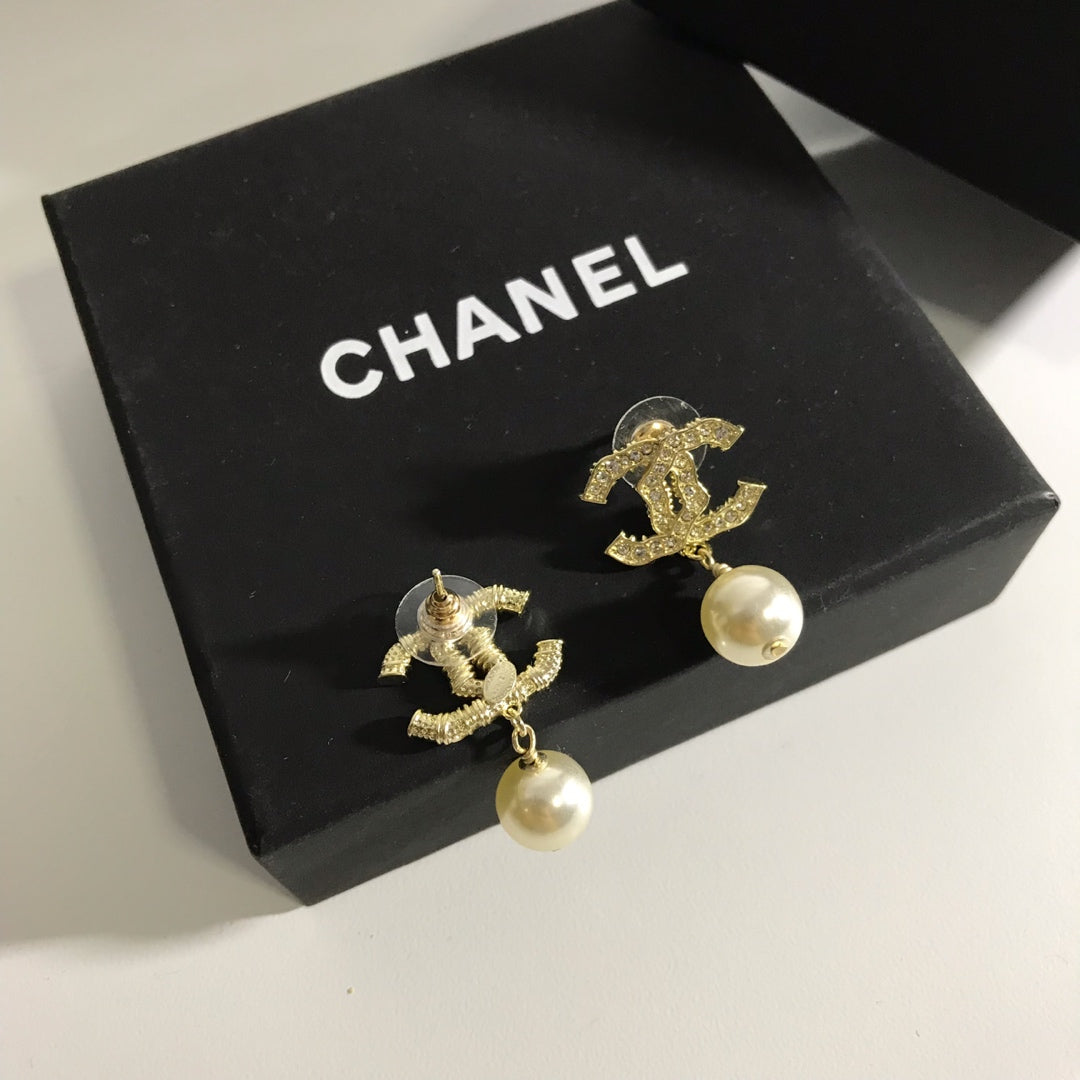 14C794EDE Stylish Earrings