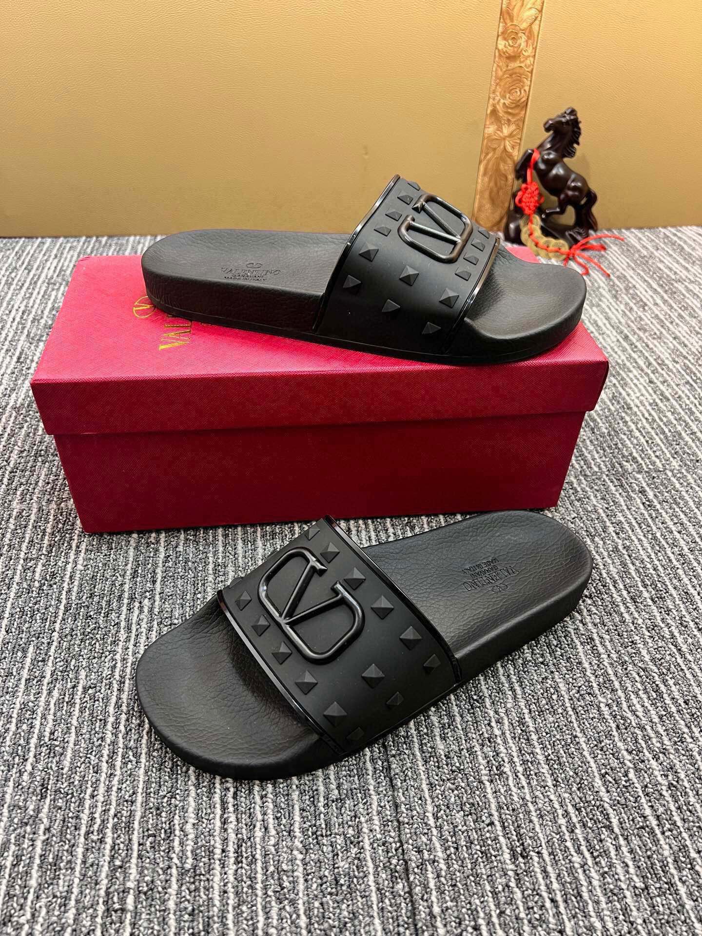 54VL52ZDE Stylish slippers