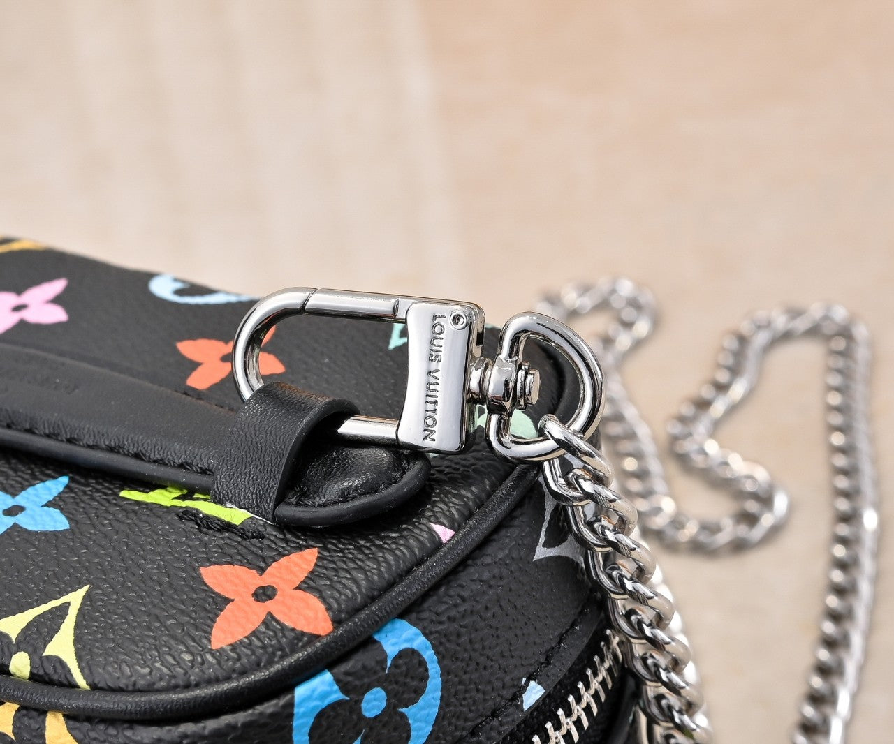 15XE11BDE Stylish leather bag