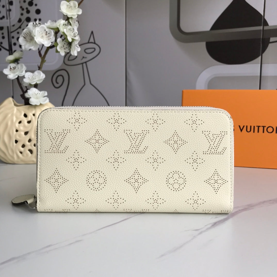 1XE102BDE Stylish leather wallets