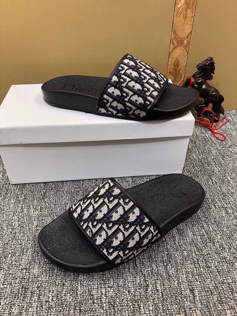 54D50ZDE Stylish slippers