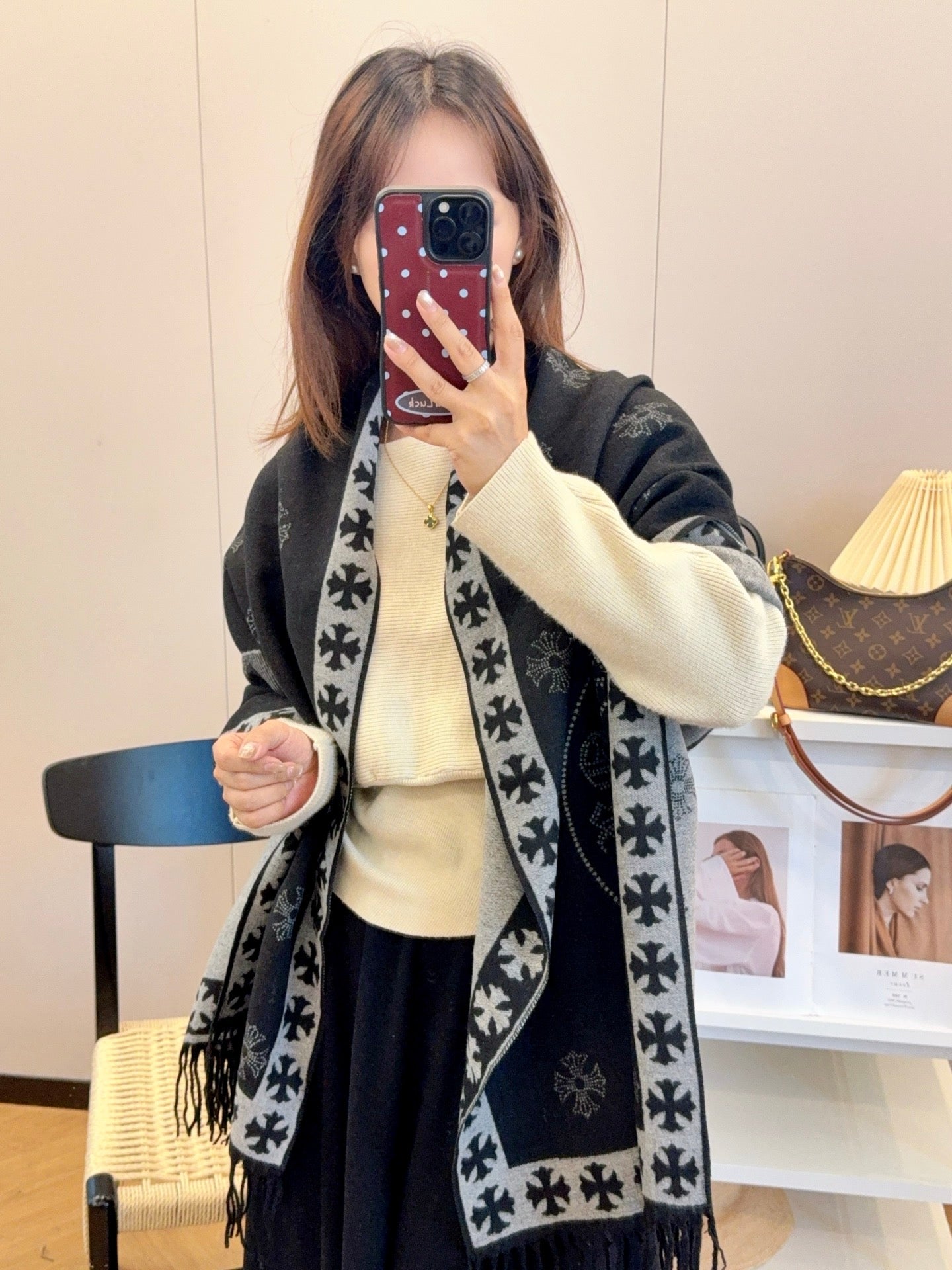 185ZA33WDE Stylish Winter Scarves