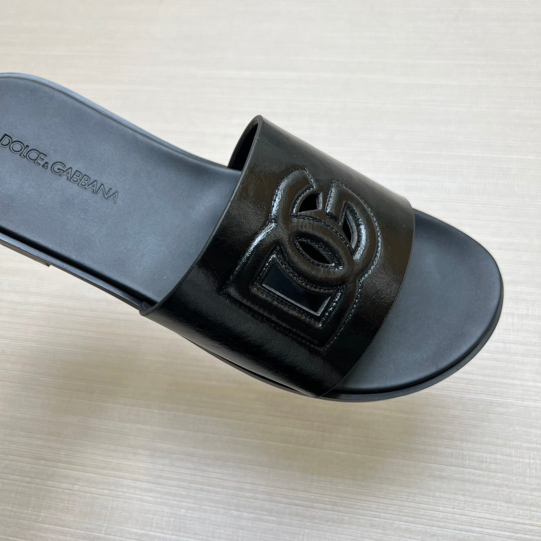 54A64ZDE Stylish slippers