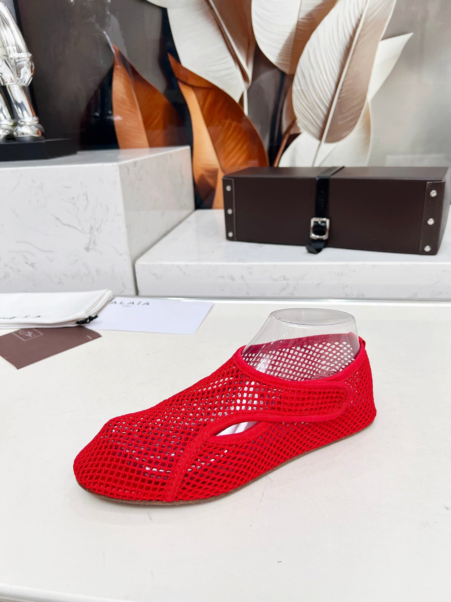 255QA24ZDE Stylish leather shoes