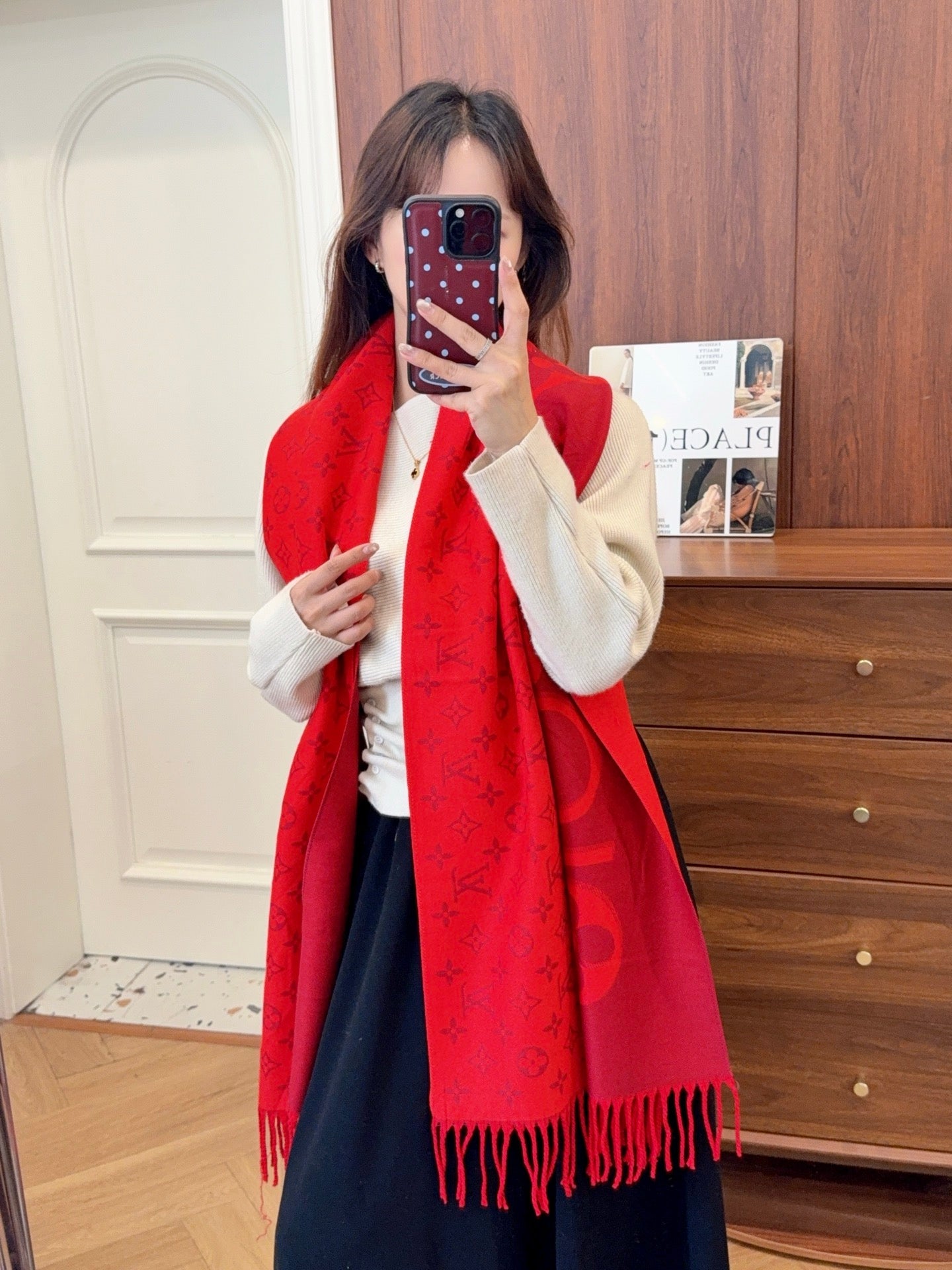 185ZE71WDE Stylish Winter Scarves