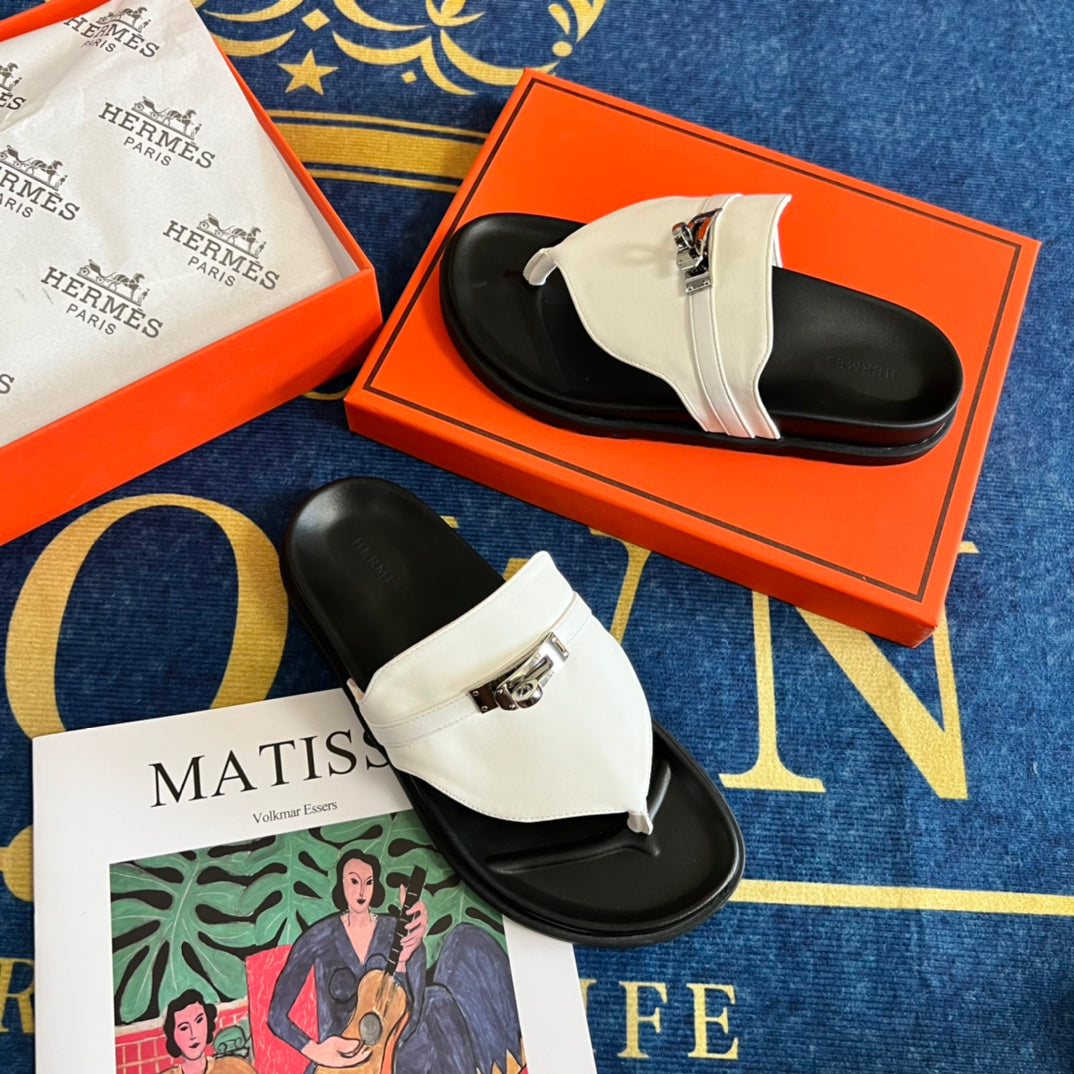 14H3ZDE Stylish Slippers