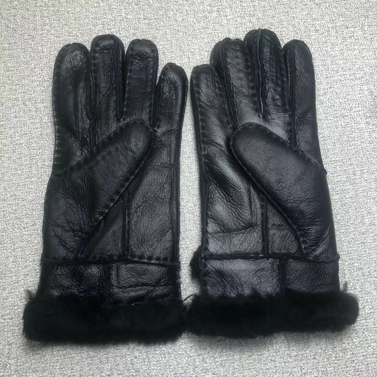 24A77SDE Stylish gloves