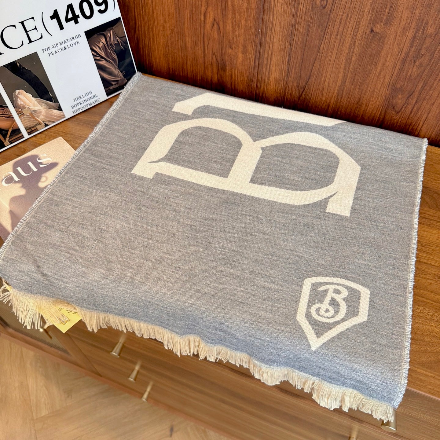 185ZR14WDE Stylish Winter Scarves