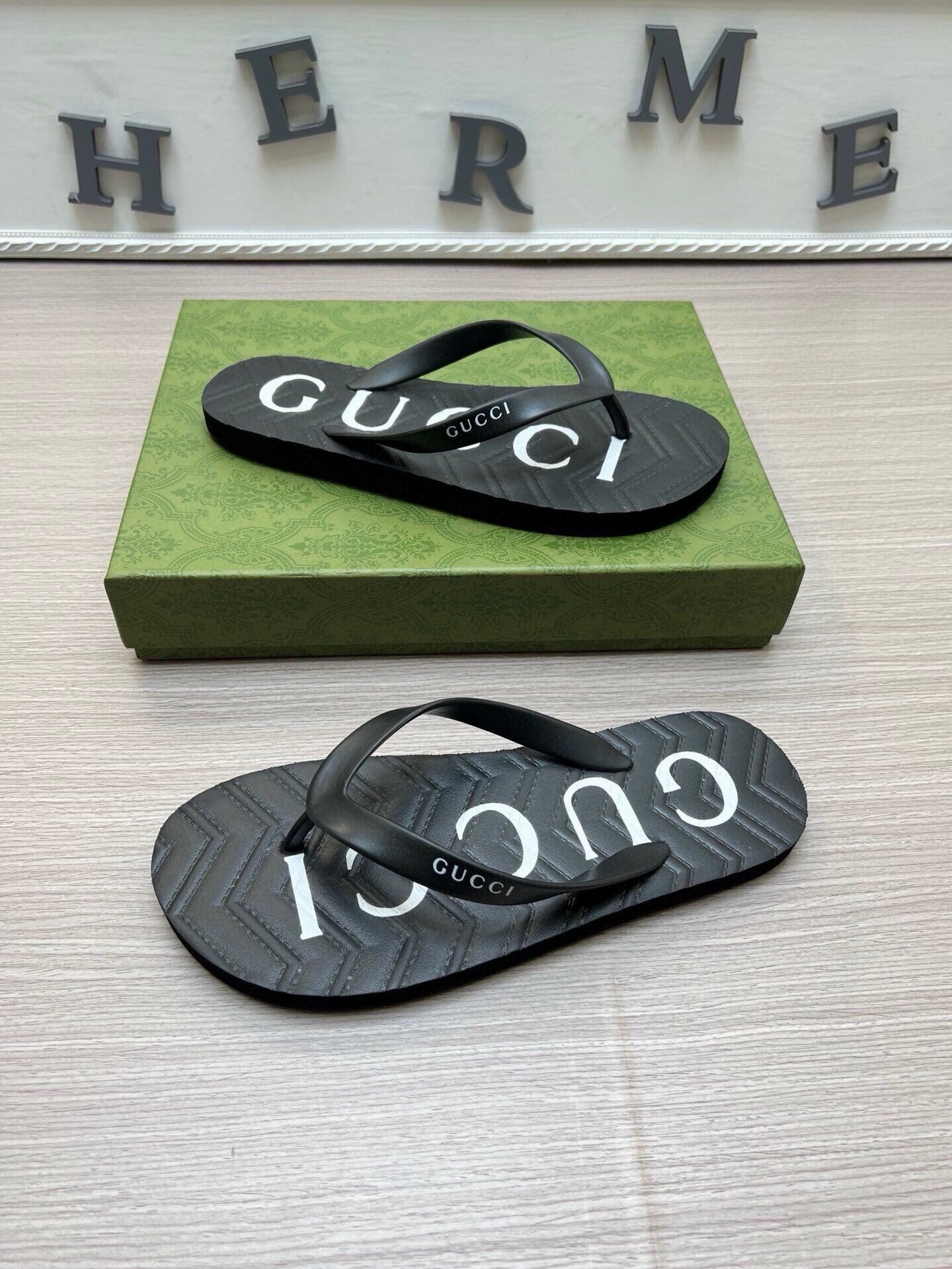 54B39ZDE Stylish slippers
