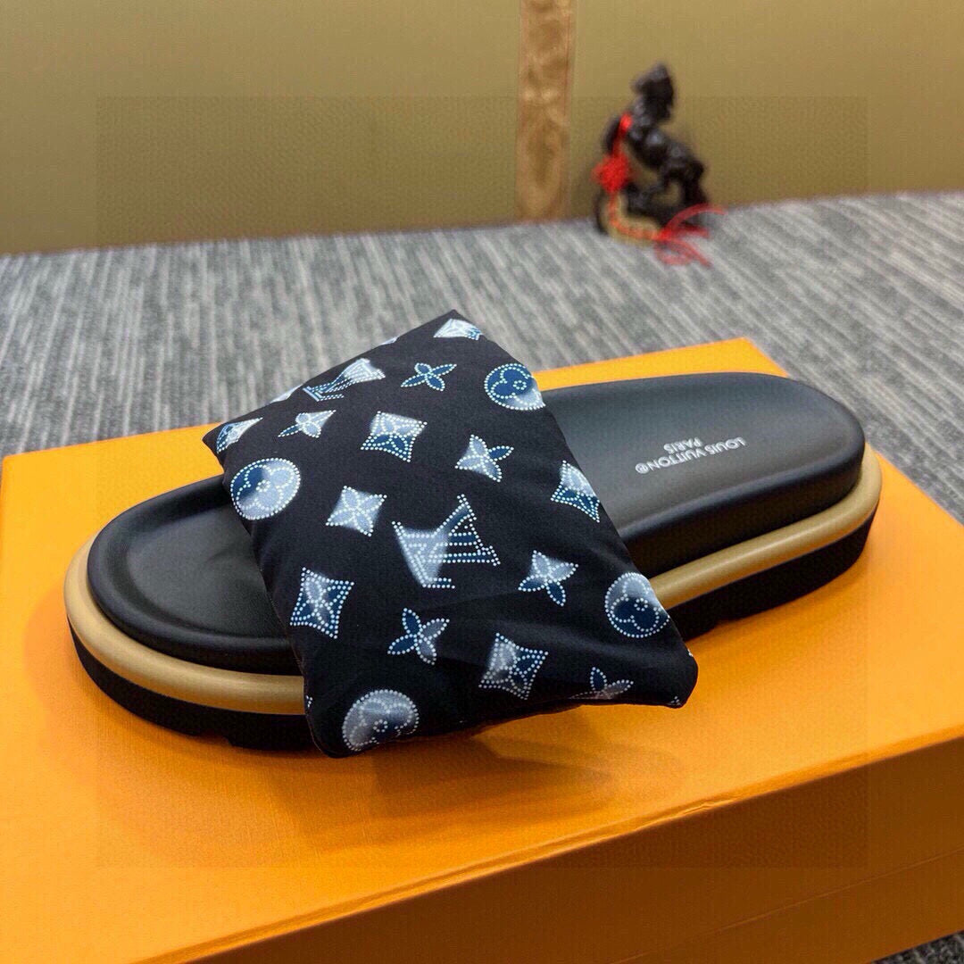5QE12ZDE Stylish Slippers