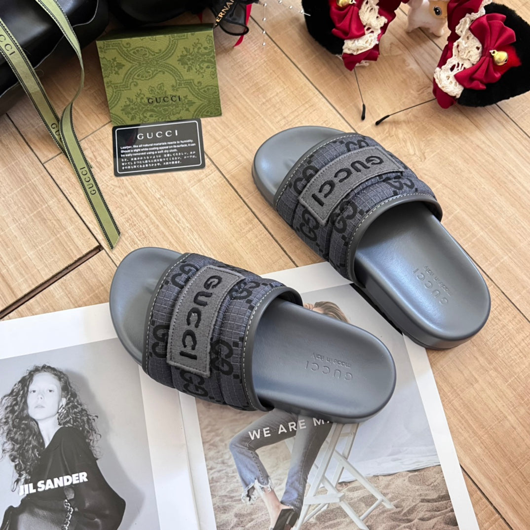 14B84ZDE Stylish Slippers