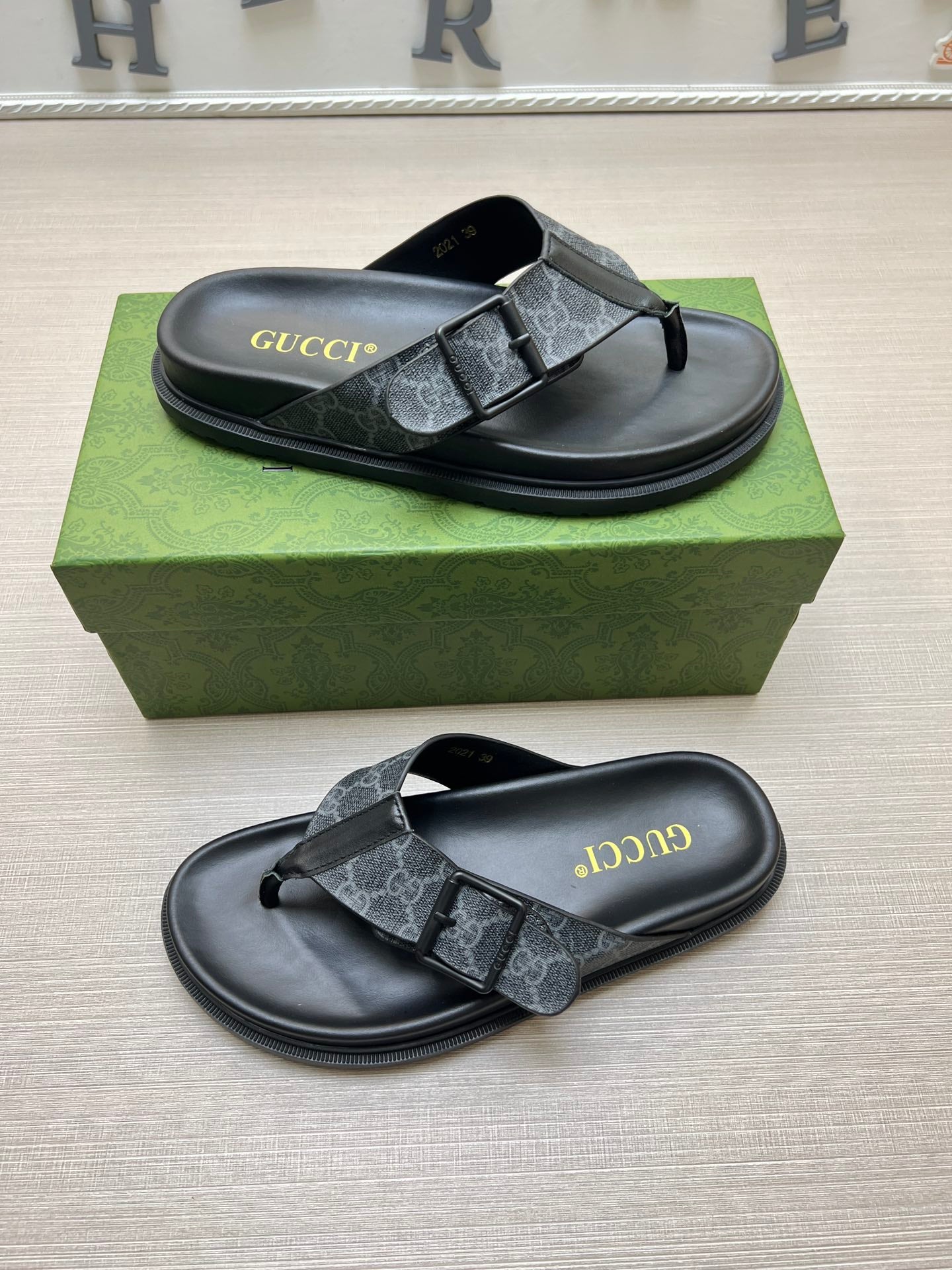 54B92ZDE Stylish slippers
