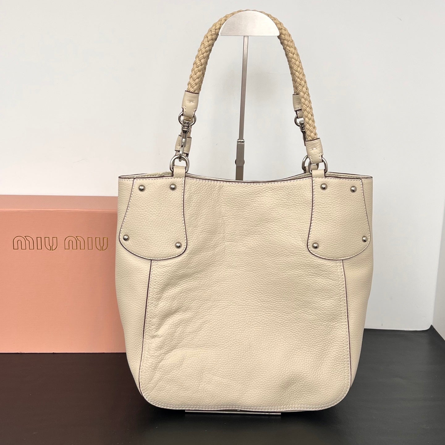 15RA3BDE Stylish leather bag