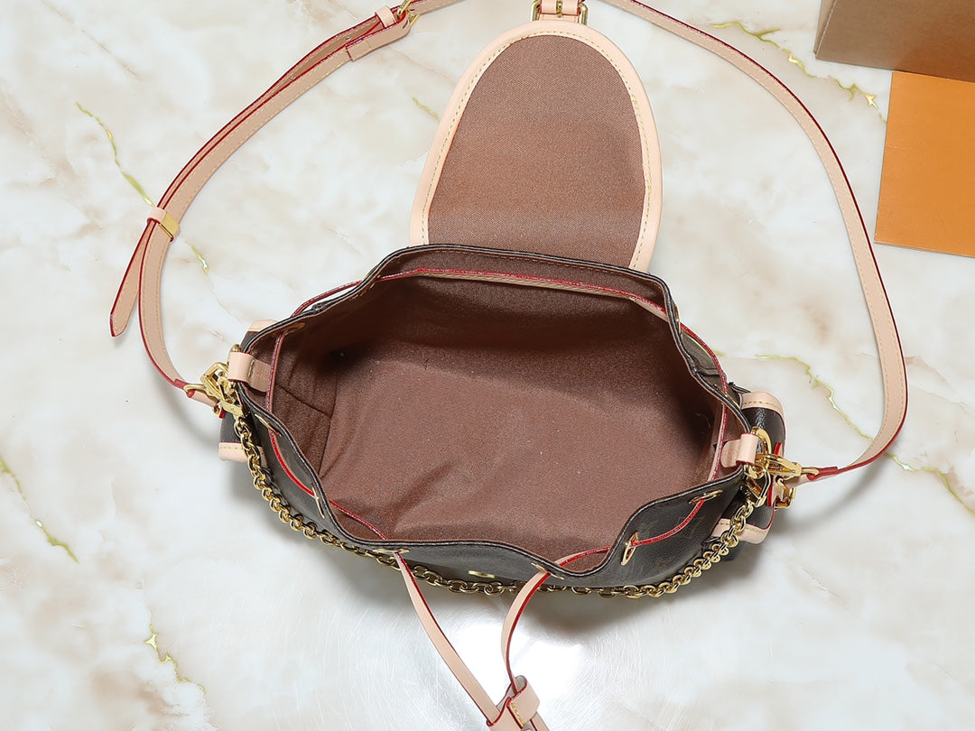 15RE18BDE Stylish leather bag