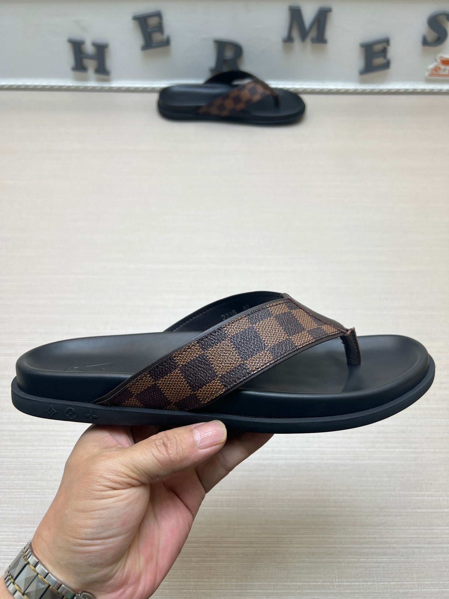 54E60ZDE Stylish slippers