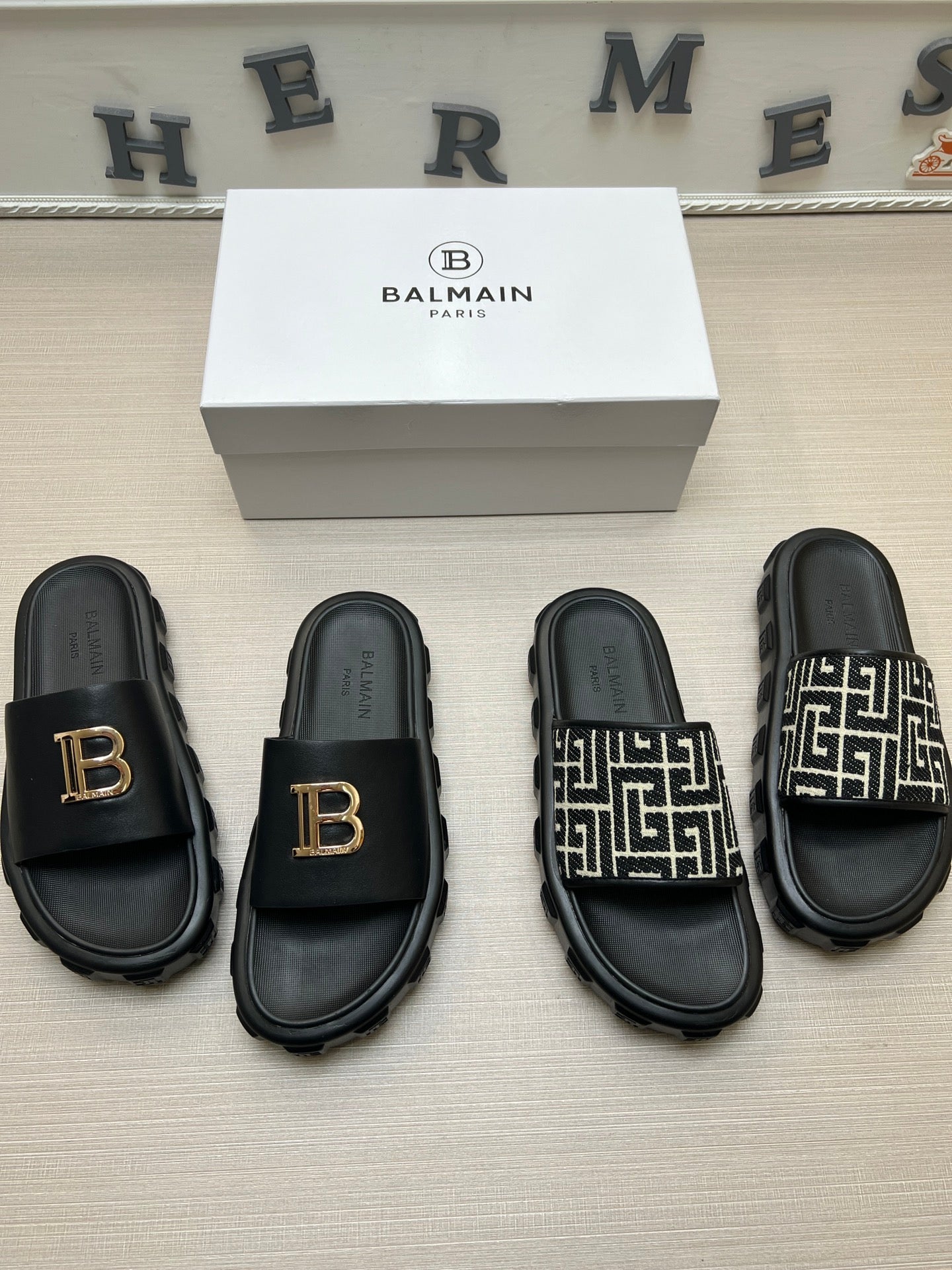 54A110ZDE Stylish slippers