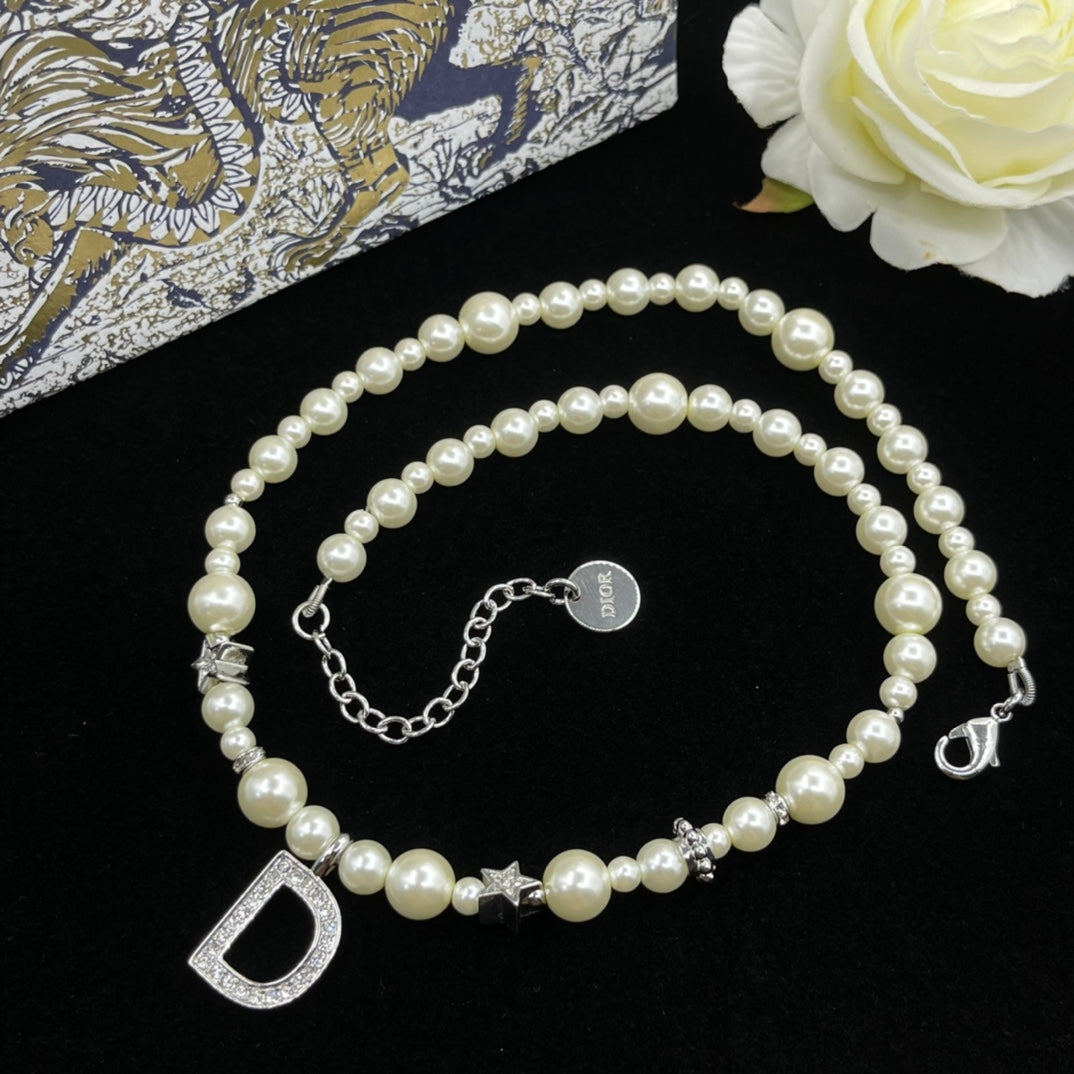 14D984XDE Stylish Necklaces