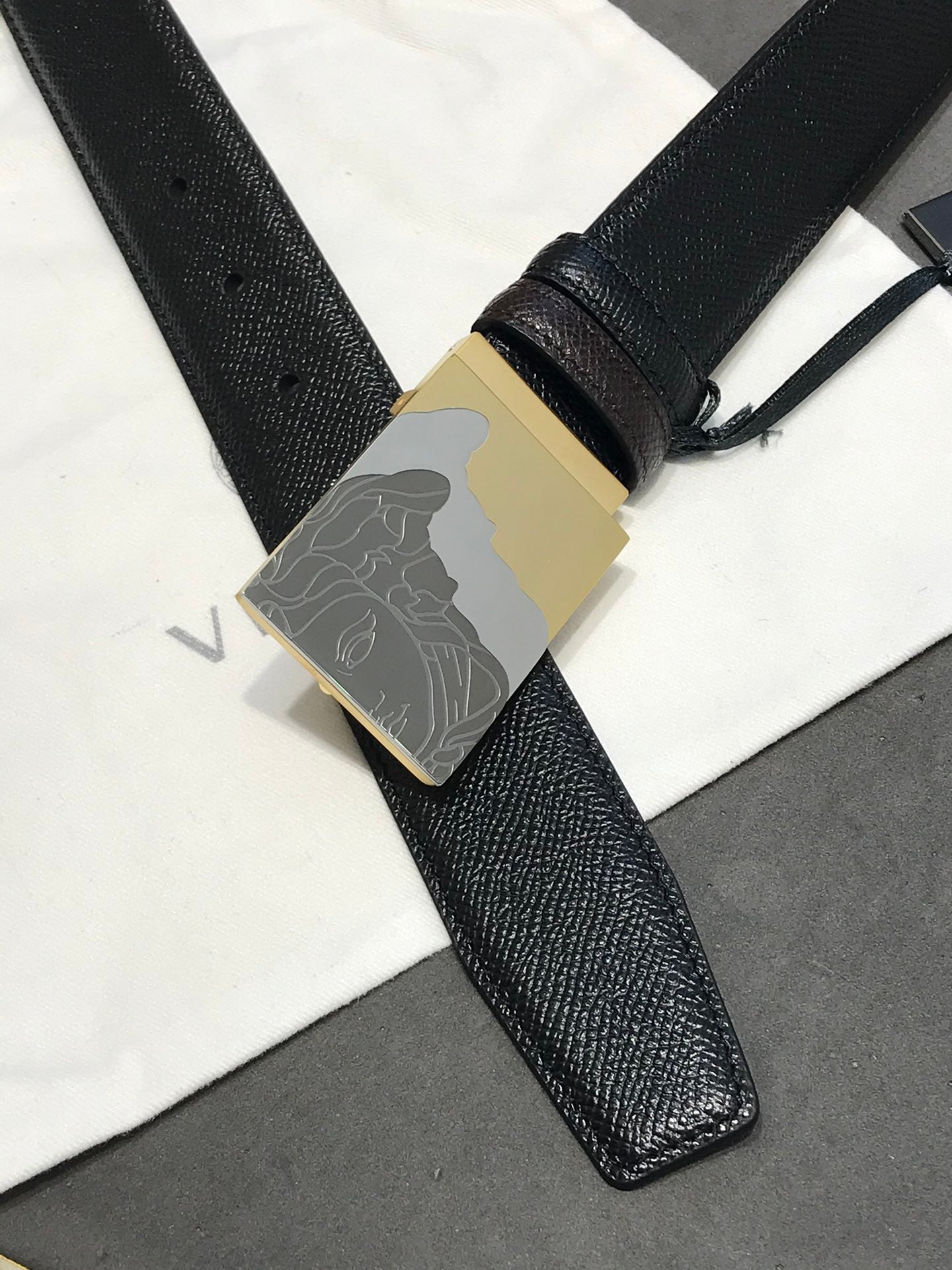 14V84PDE Stylish High quality belt With full package