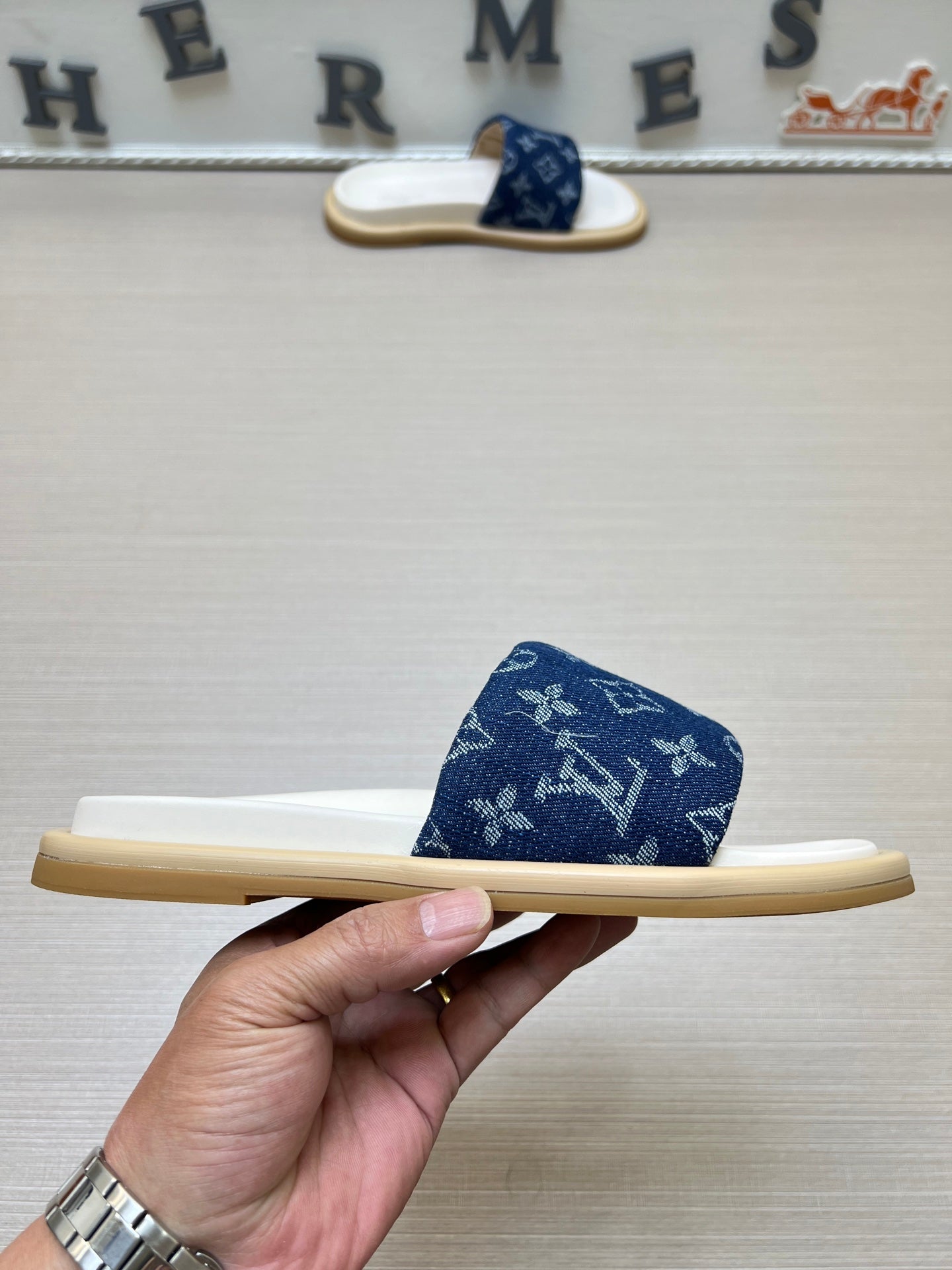 535ZE302ZDE Stylish Slippers