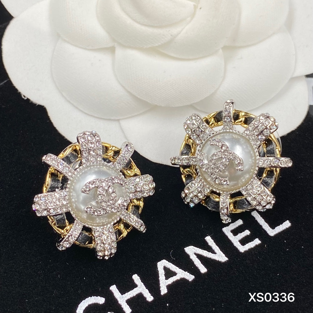 1YC42EDE Stylish Earrings