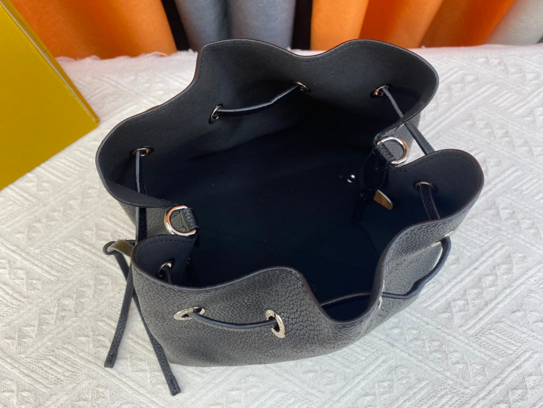 165NE99BDE Stylish leather bag
