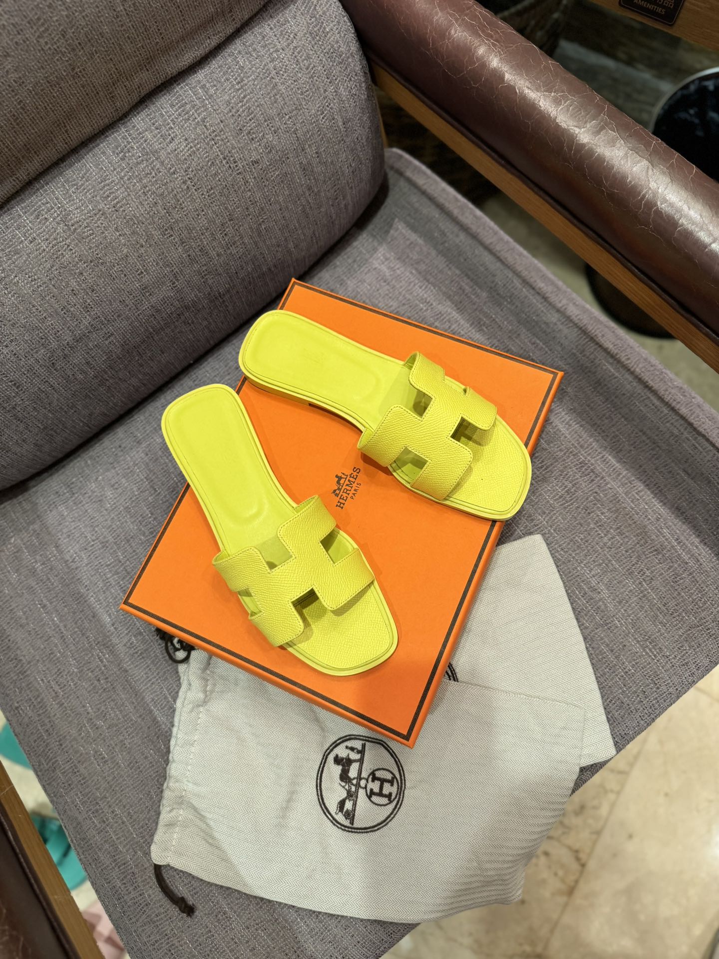 155ZH311ZDE Stylish Slippers