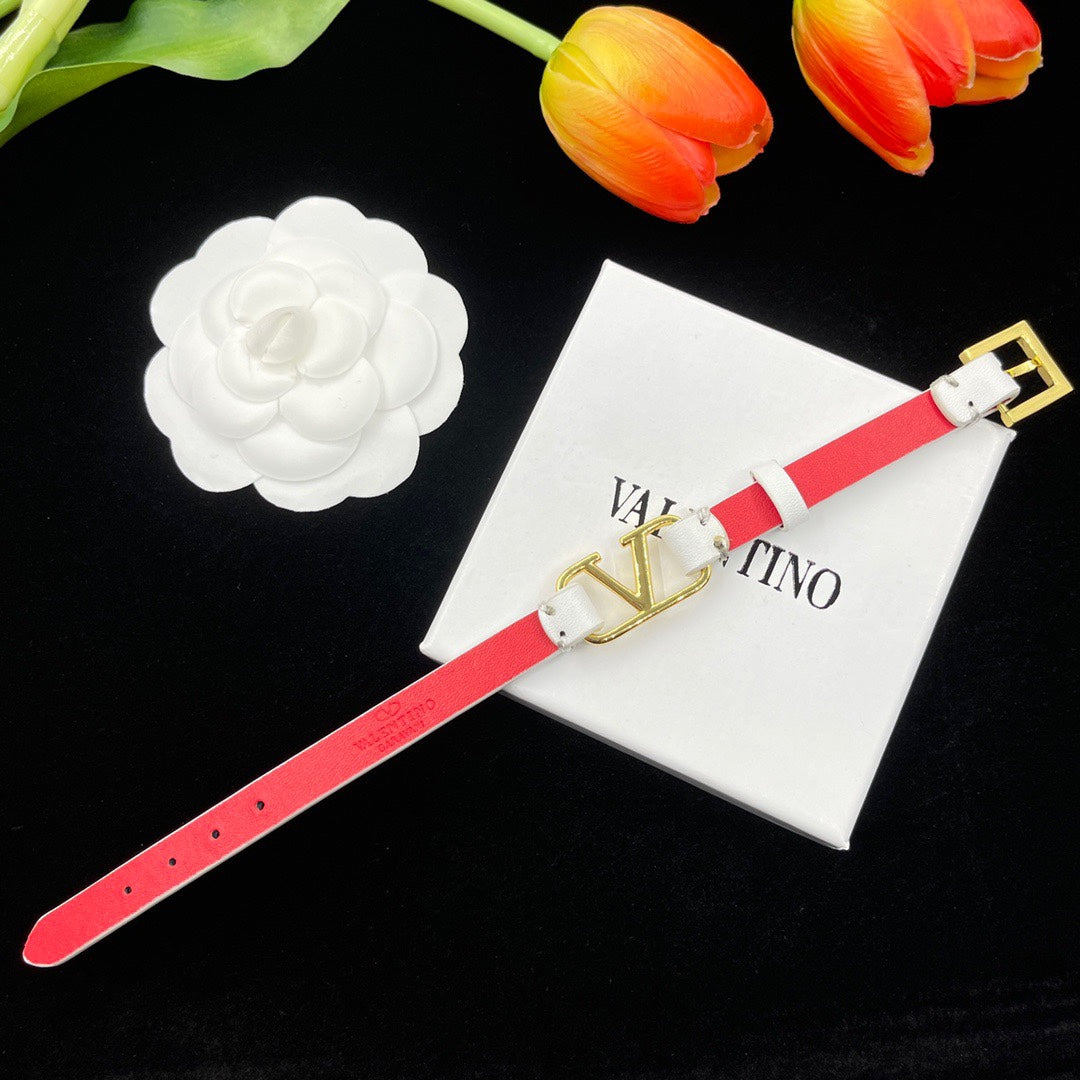 1NVL76KDE Stylish bracelet
