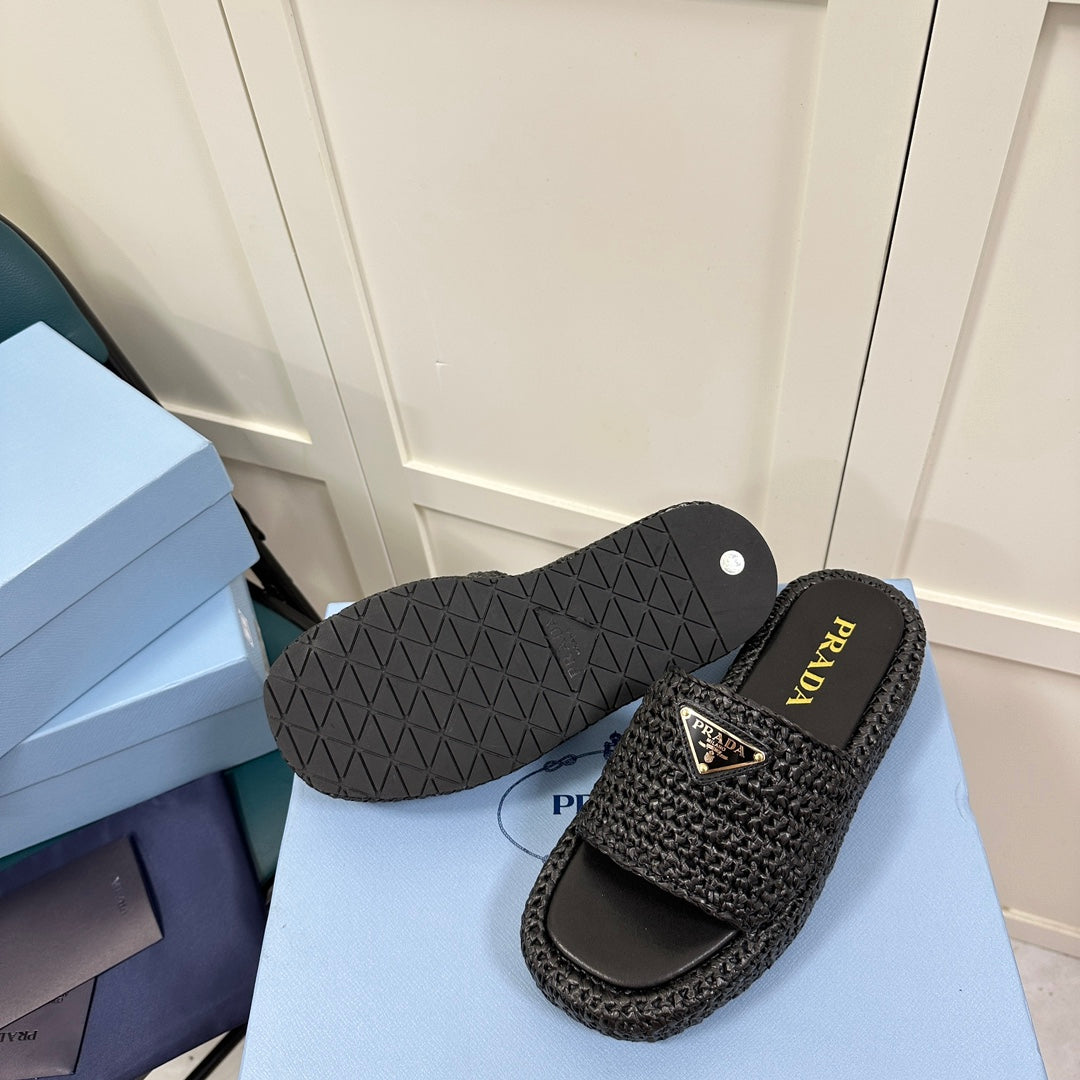 14PD27ZDE Stylish slippers