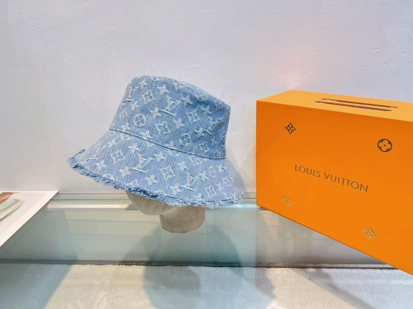 125ZE510MDE Stylish hats