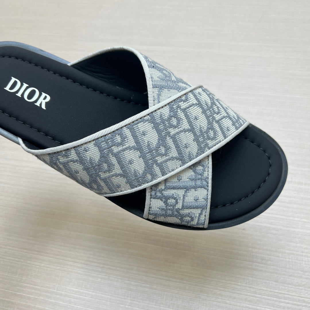 54D79ZDE Stylish slippers