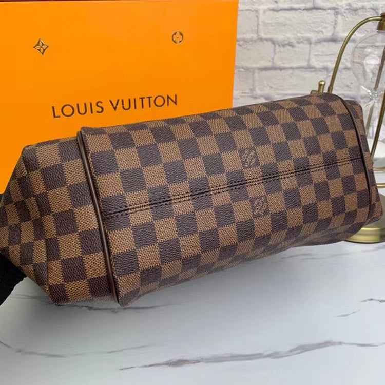 2E108BDE Stylish leather bag