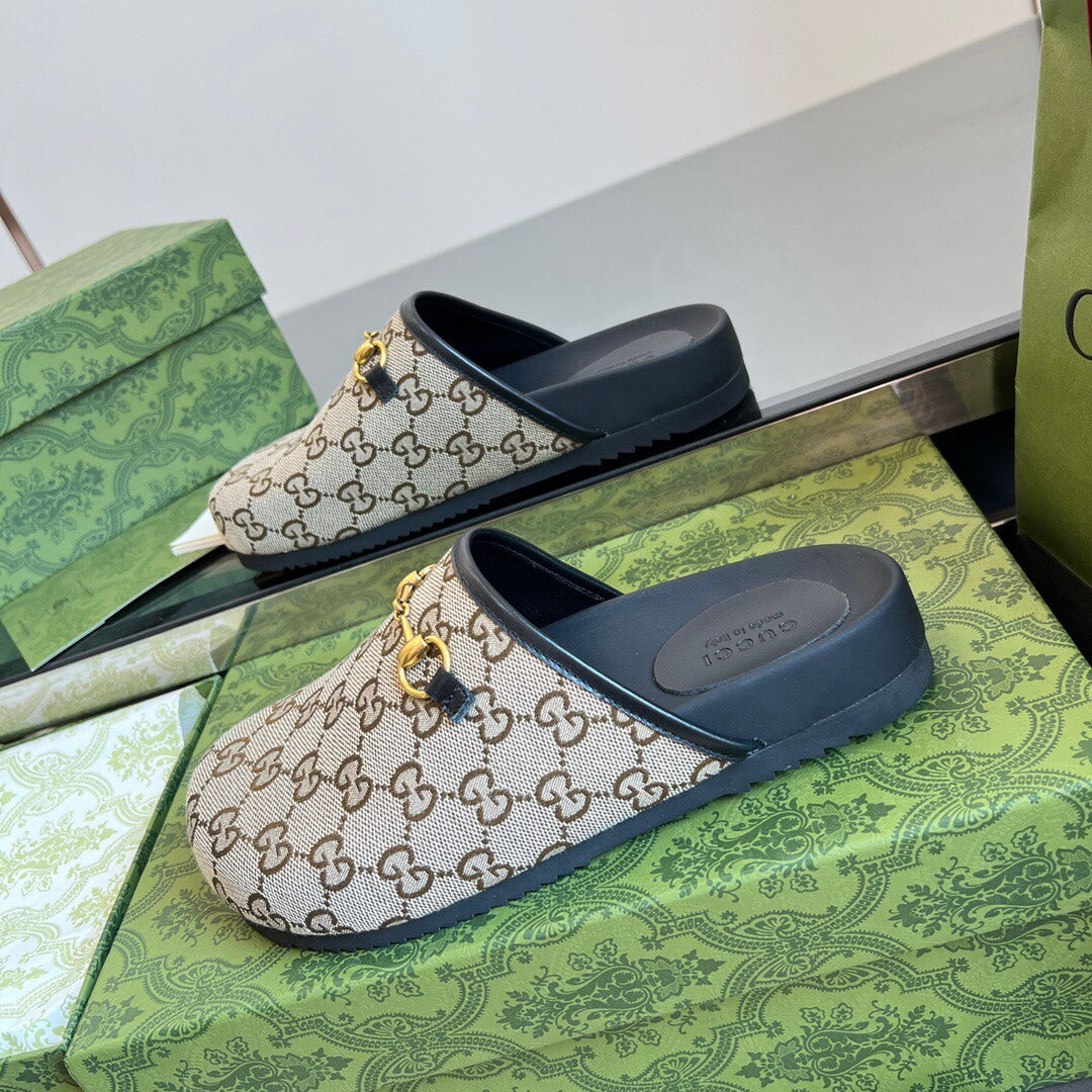 2YB26ZDE Stylish Slippers