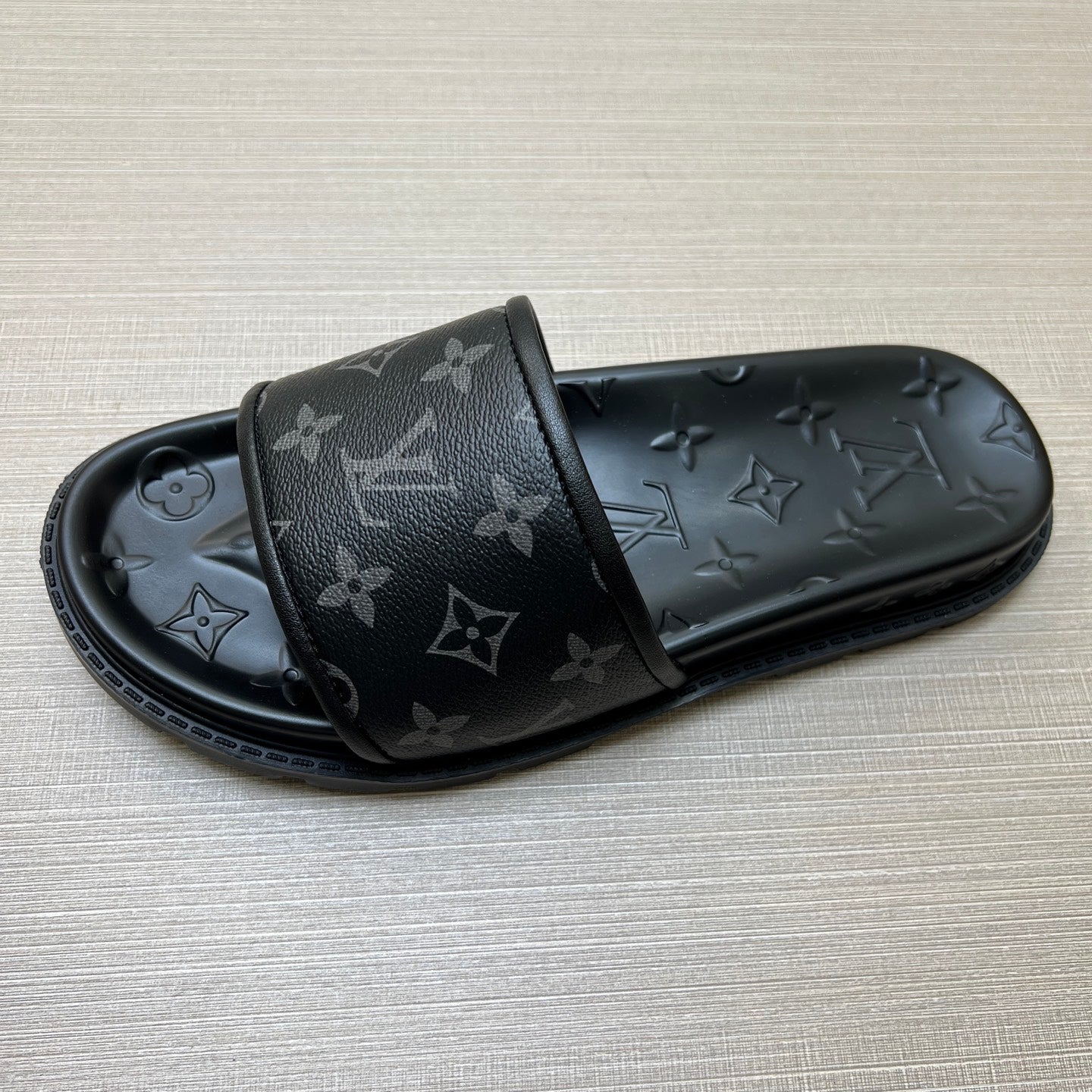 535ZE304ZDE Stylish Slippers