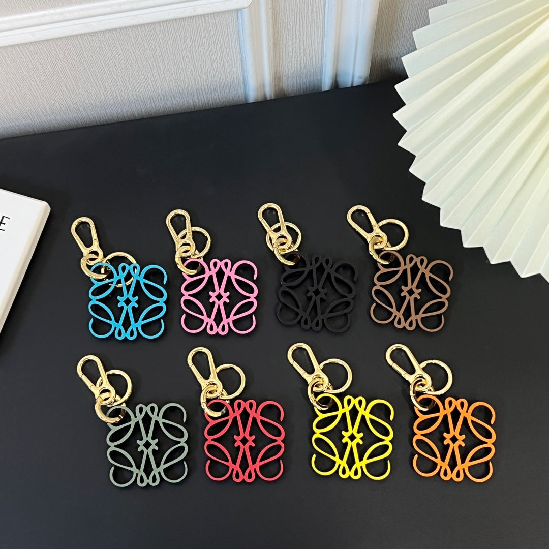 14A86ADE Stylish key closure