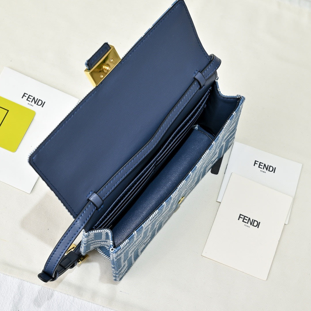 15RF10BDE Stylish Pobag